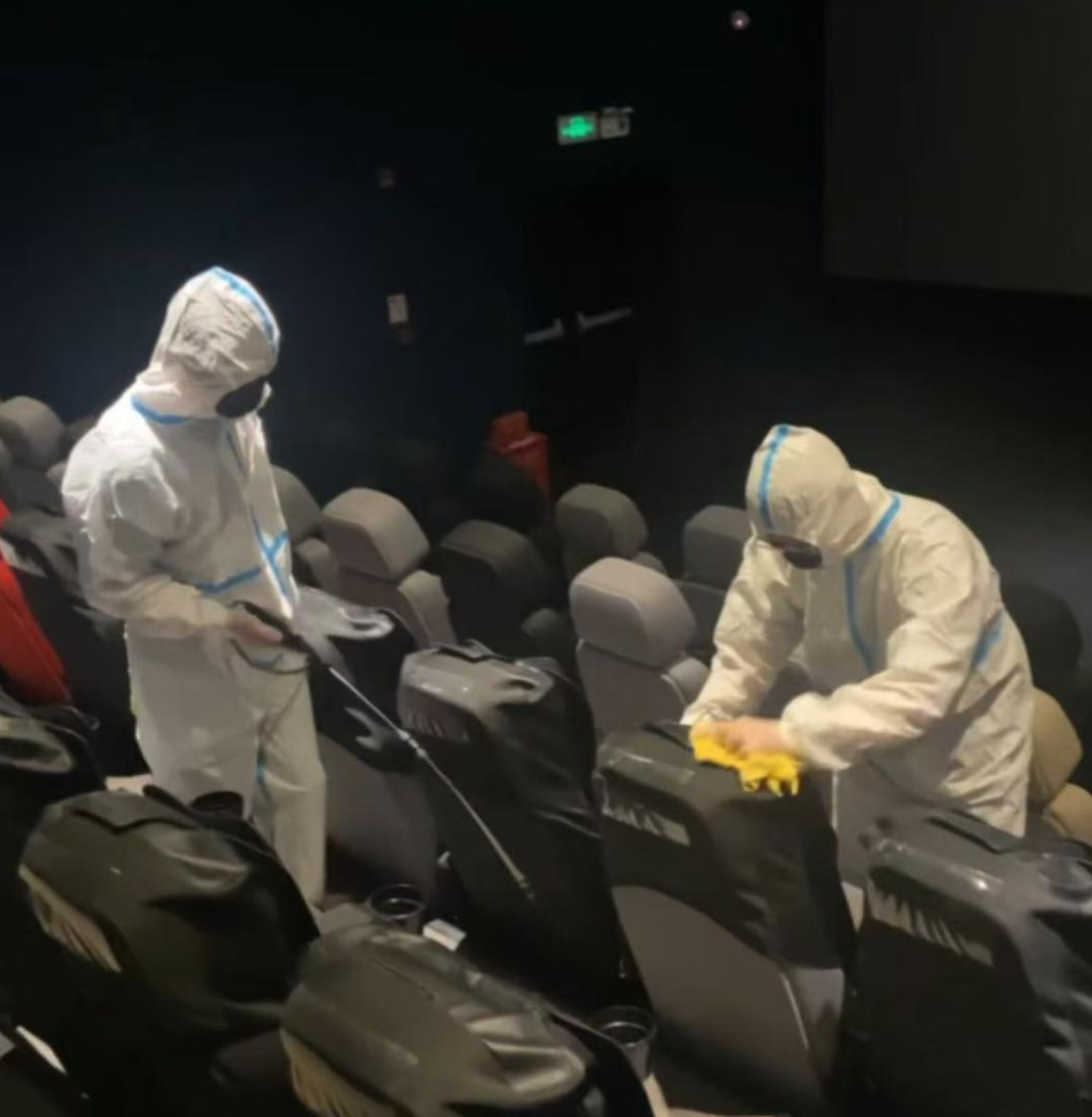 椅上布满白色虫卵当地影院回应不朽情缘平台网站女子发现座(图3)